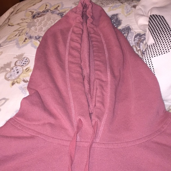 No longer available Poshmark won’t let me delete ! - Picture 6 of 8